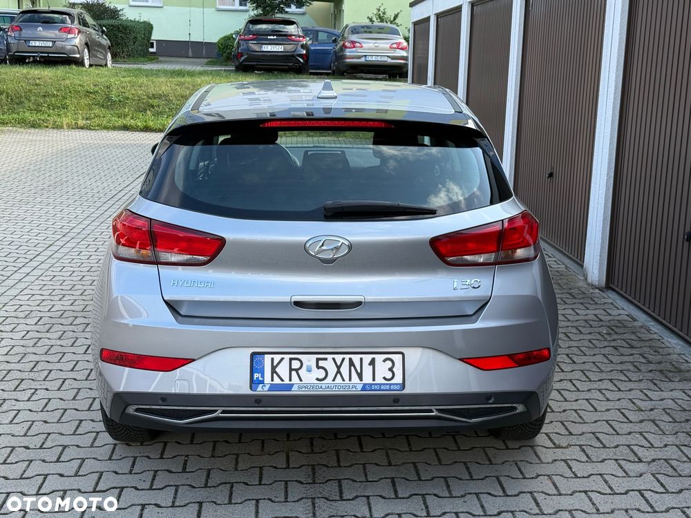 Hyundai i30 1.5 DPI Classic + - 29