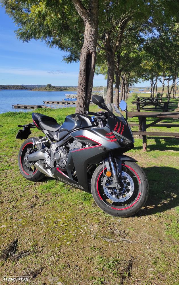Honda CBR - 1