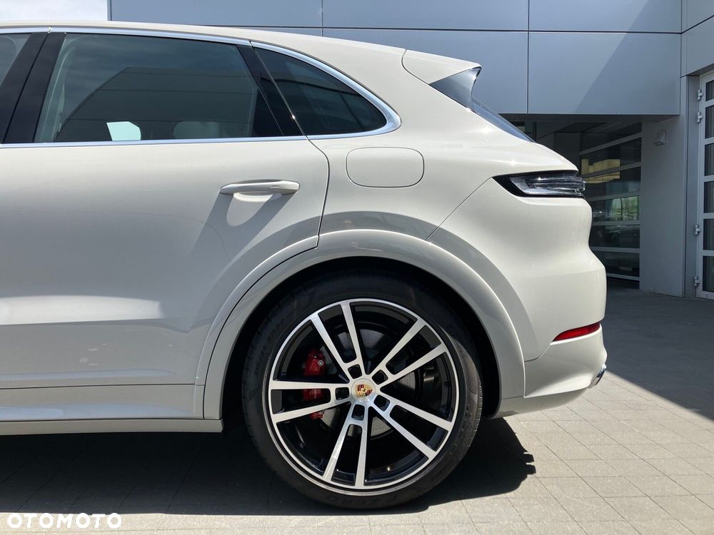 Porsche Cayenne - 8