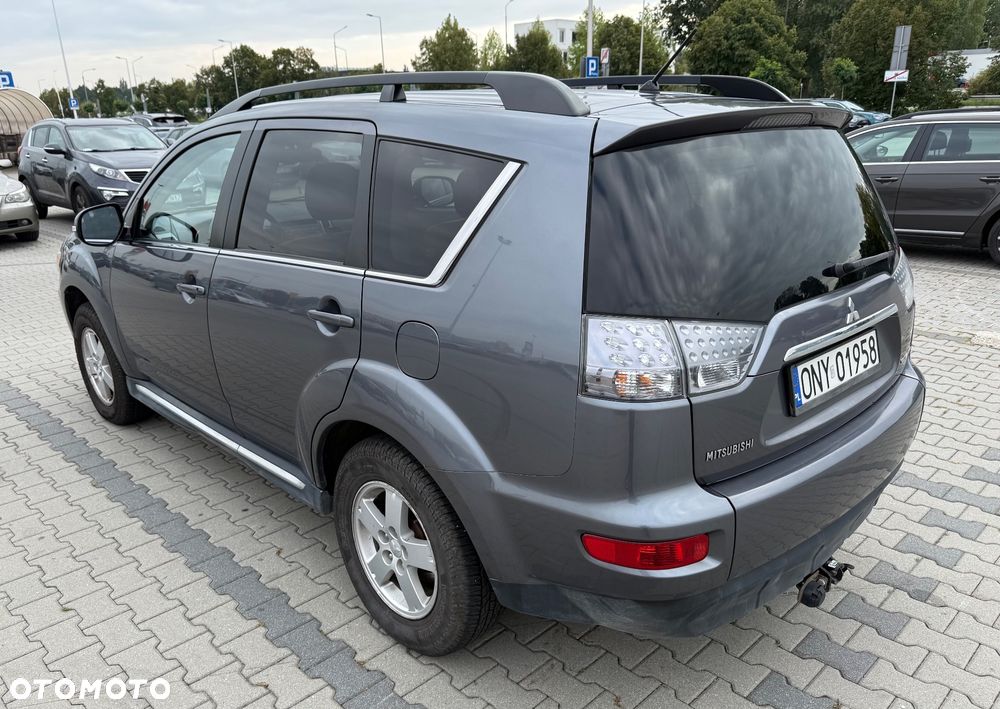 Mitsubishi Outlander - 6