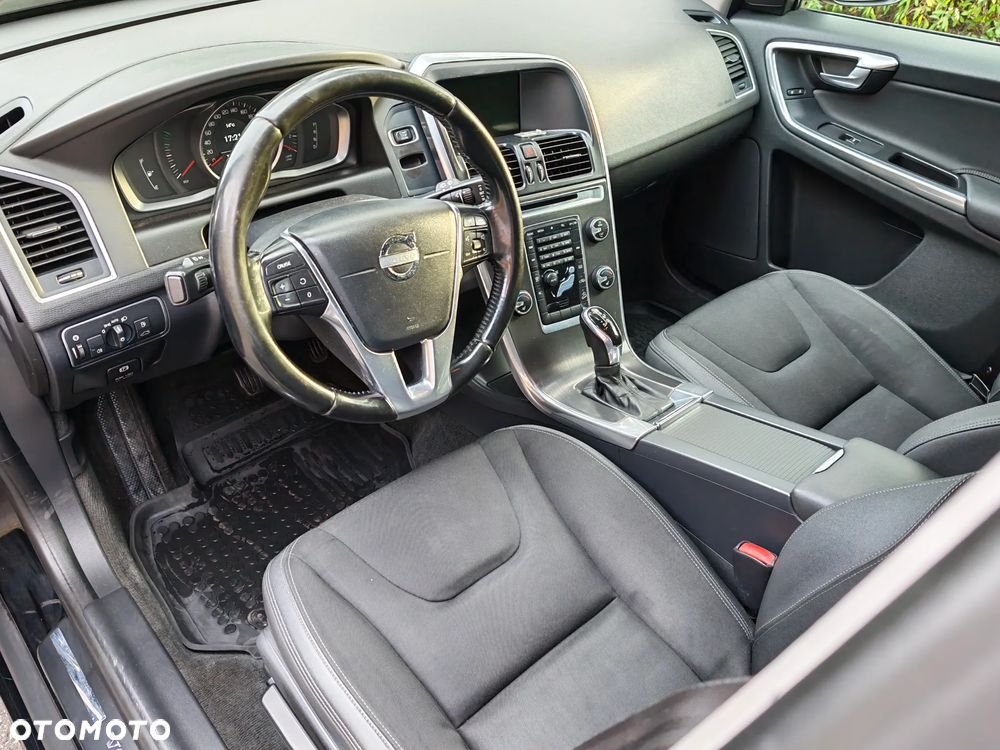 Volvo XC 60 2.4D AWD Momentum - 11