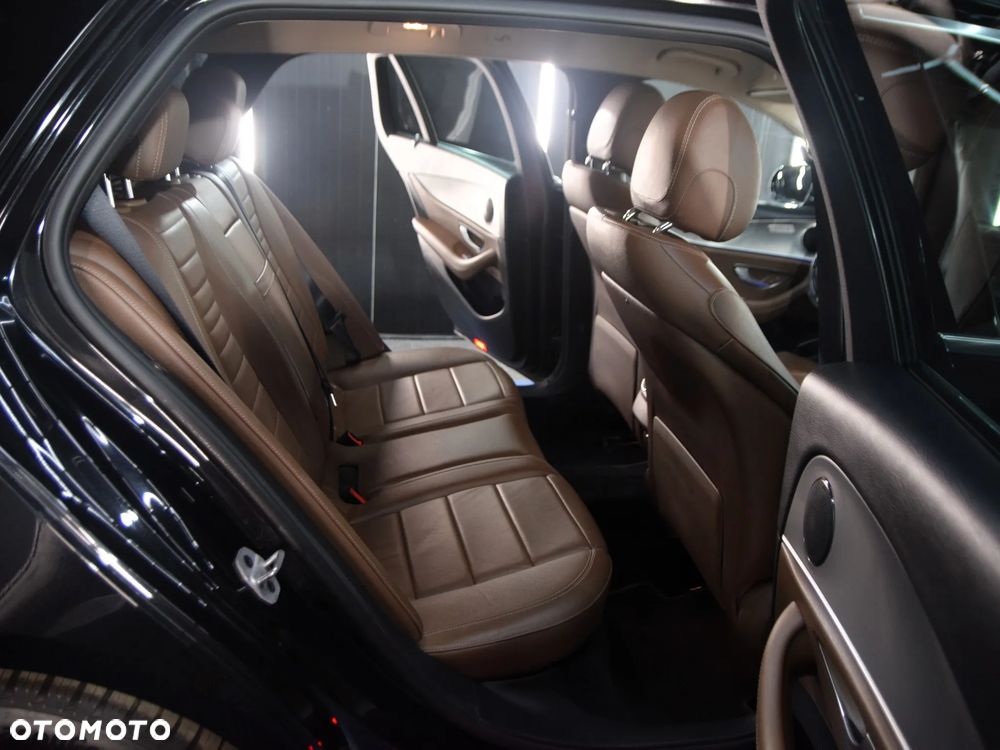 Mercedes-Benz Klasa E 220 d 9G-TRONIC - 9
