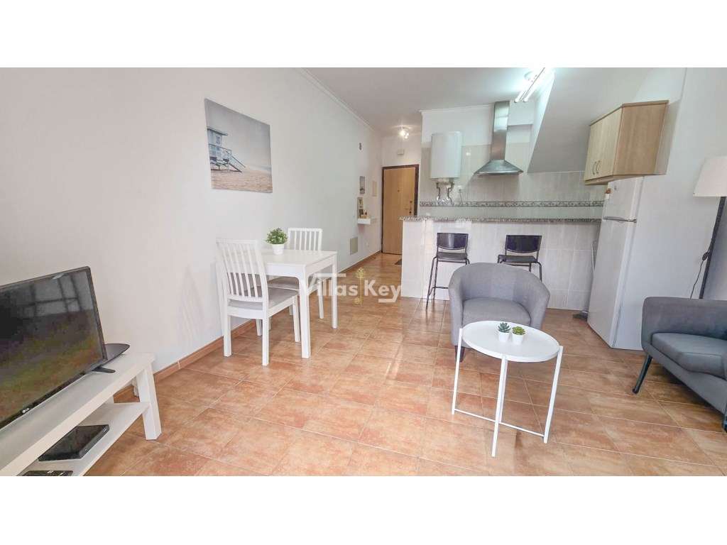 Apartamento T1 para Arrendamento Anual com Terraço e Piscina - Grande imagem: 2/14