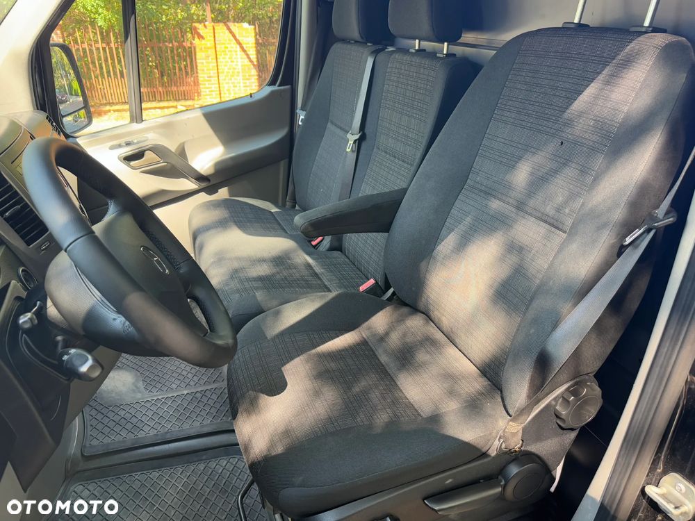 Mercedes-Benz Sprinter 319 - 8