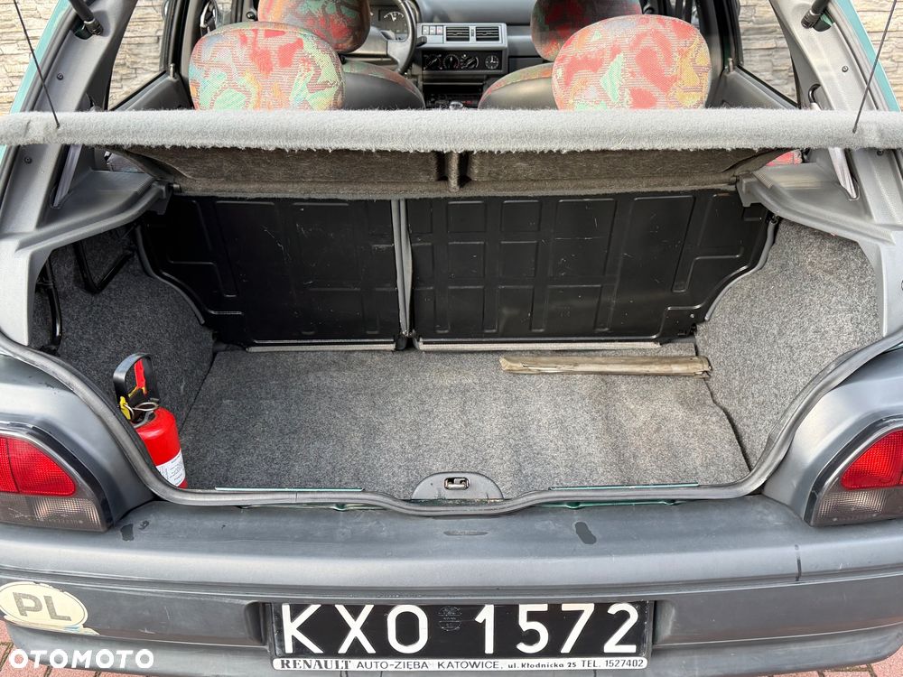 Renault Clio - 22
