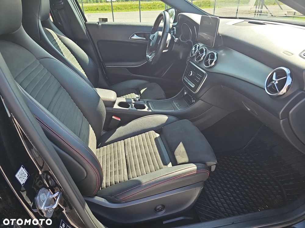 Mercedes-Benz GLA 200 7G-DCT AMG Line - 21