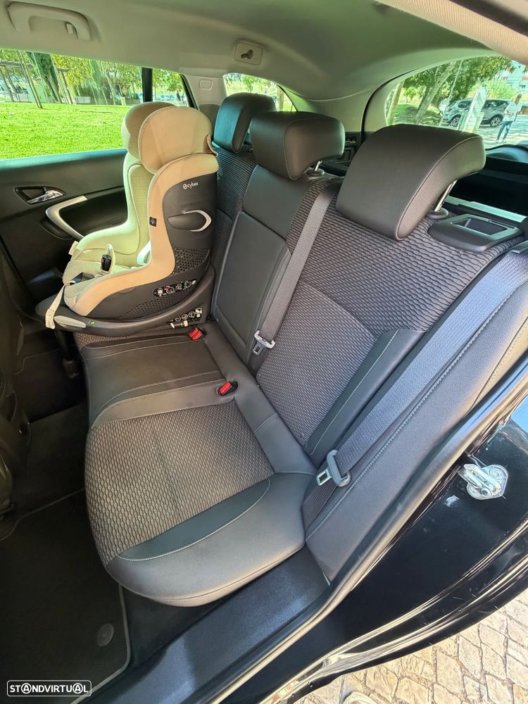 Opel Insignia Sports Tourer - 16