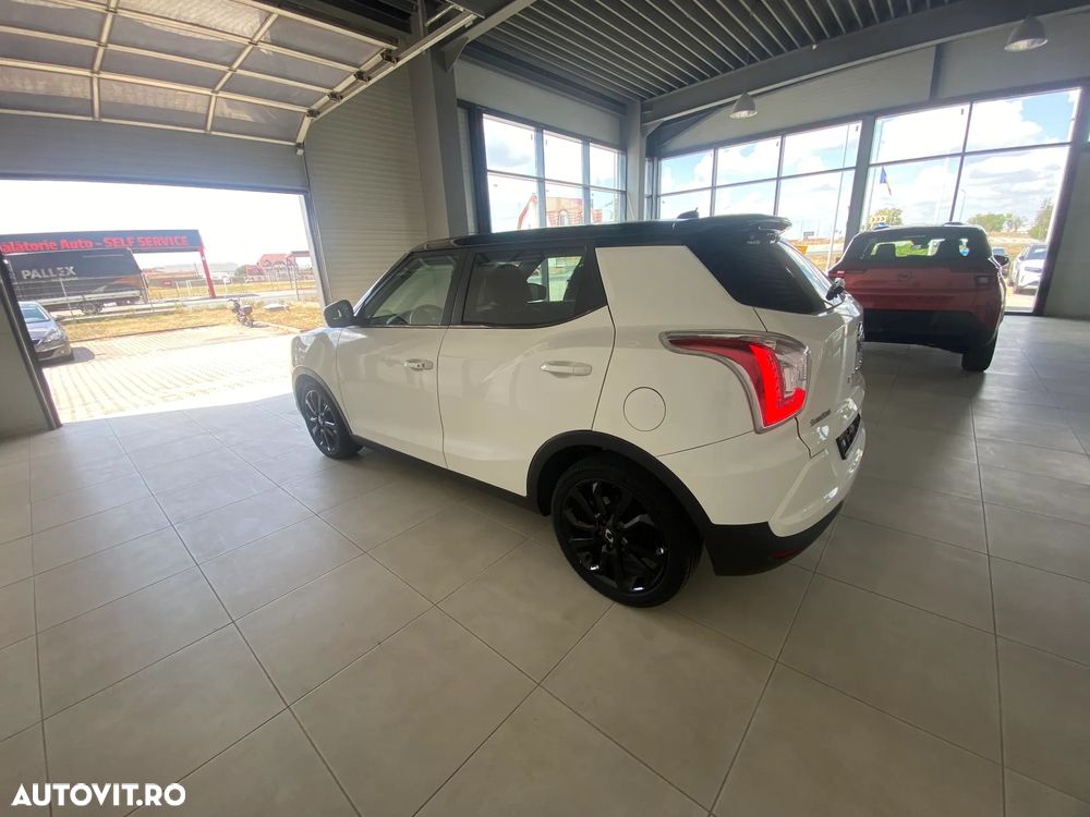SsangYong Tivoli e-XDi 160 2WD Aut. Sapphire - 3