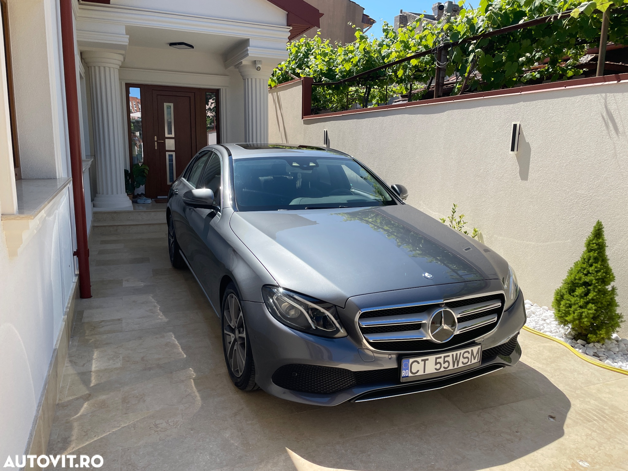 Mercedes-Benz E 220 d T 9G-TRONIC - 2