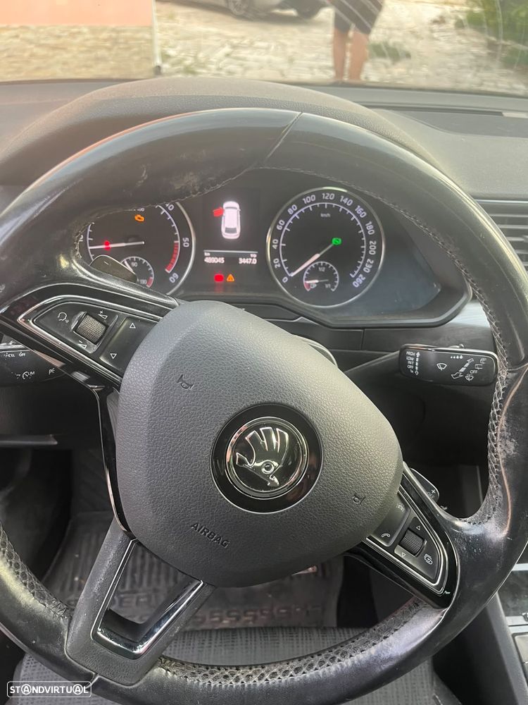 Skoda Superb Break 2.0 TDI Style DSG - 11