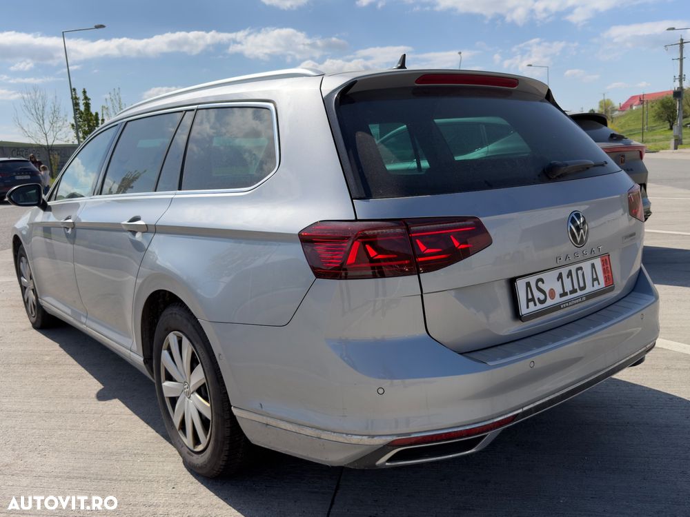 Volkswagen Passat 2.0 TDI SCR Elegance - 4