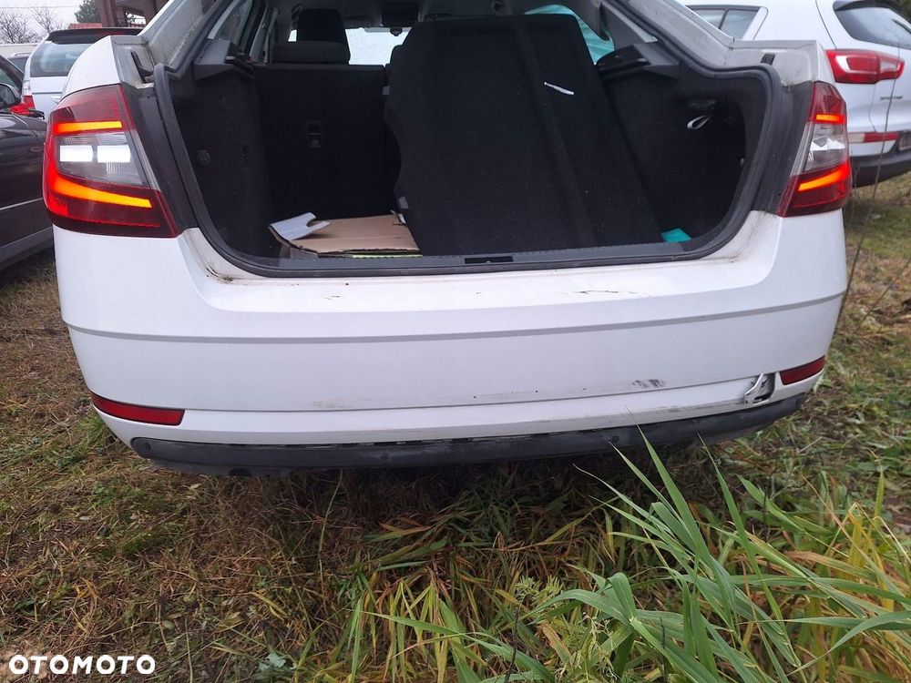 ZDERZAK TYŁ SKODA OCTAVIA III LIFT LF9E 16-20r HATCHBACK/LIFTBACK - 1