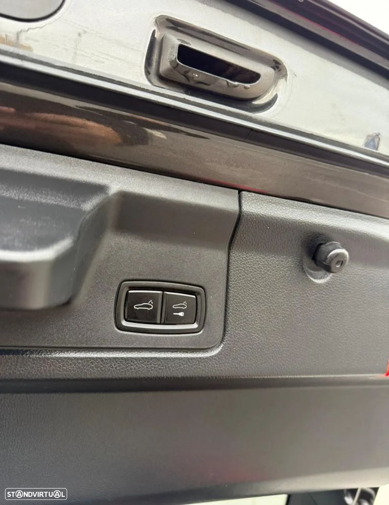 Porsche Panamera Turbo PDK - 29