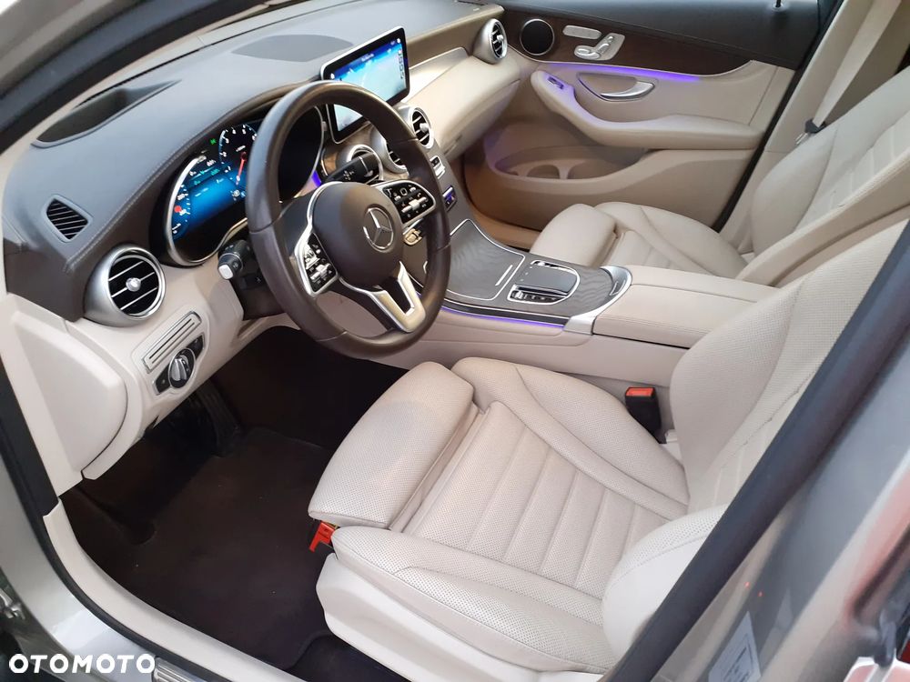 Mercedes-Benz GLC 200 4Matic 9G-TRONIC AMG Line Plus - 17