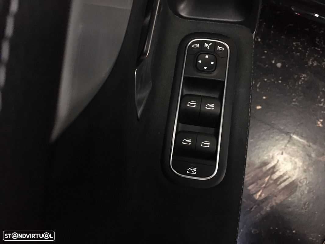 Mercedes-Benz A 180 d AMG Line - 51