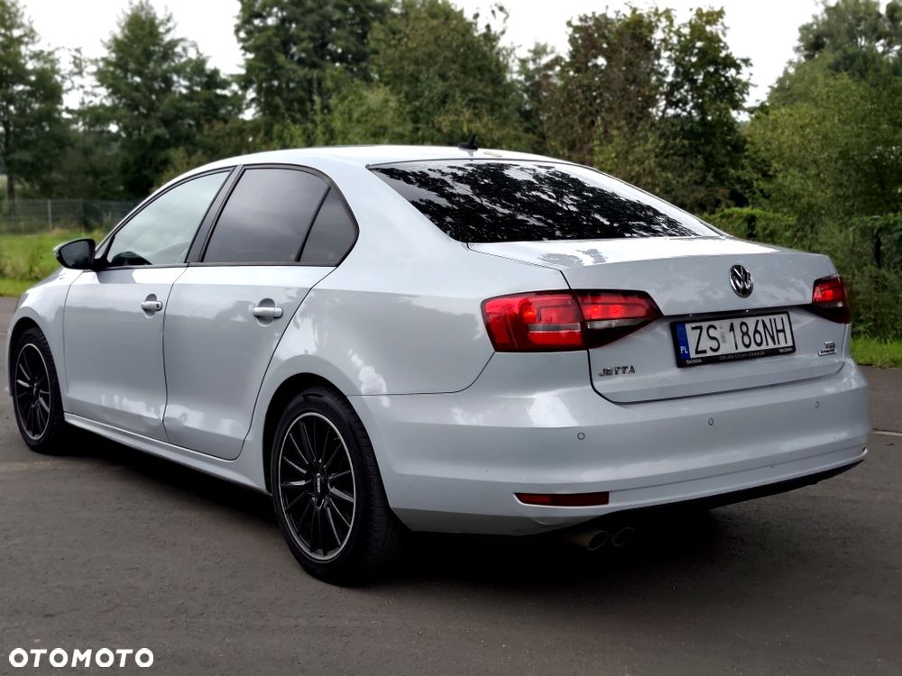 Volkswagen Jetta - 3