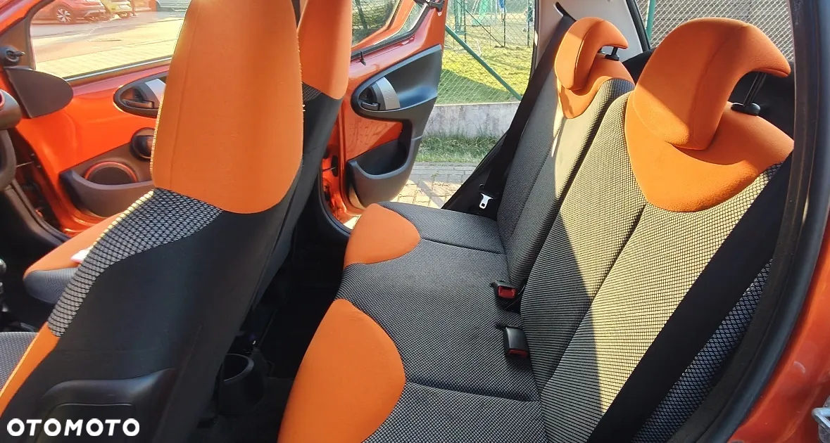 Toyota Aygo Connect - 16