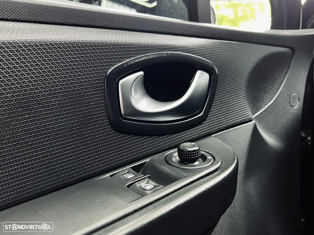 Renault Clio 0.9 TCe Limited - 26