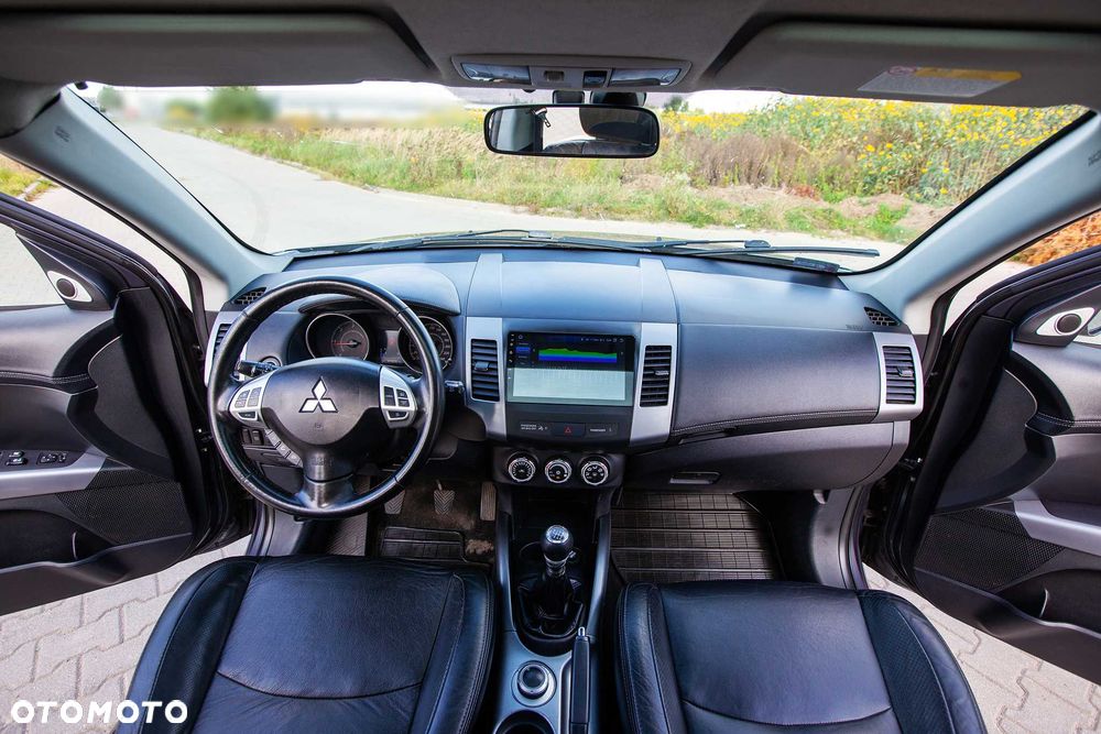 Mitsubishi Outlander - 7