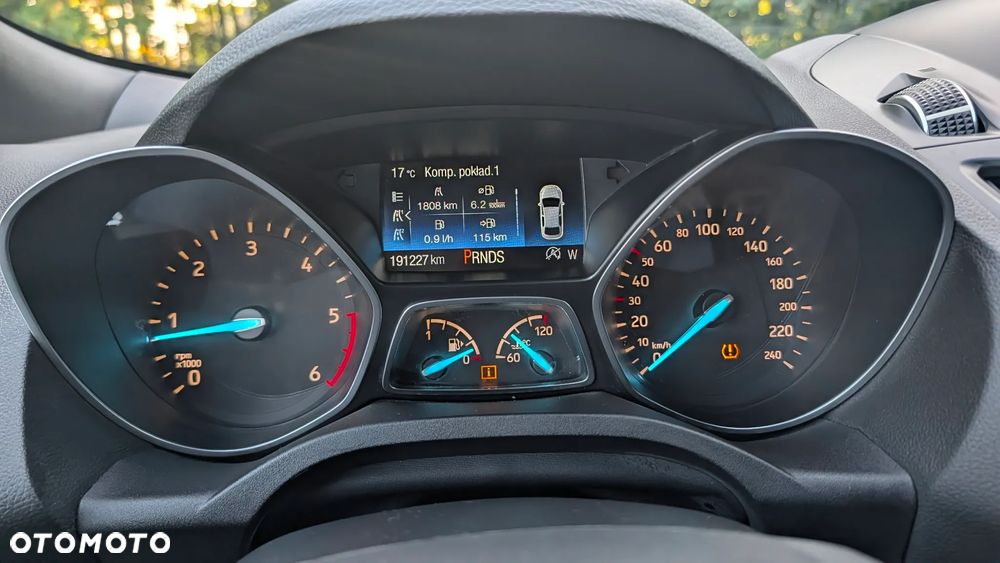 Ford Kuga 1.5 TDCi 2x4 ST-Line - 24