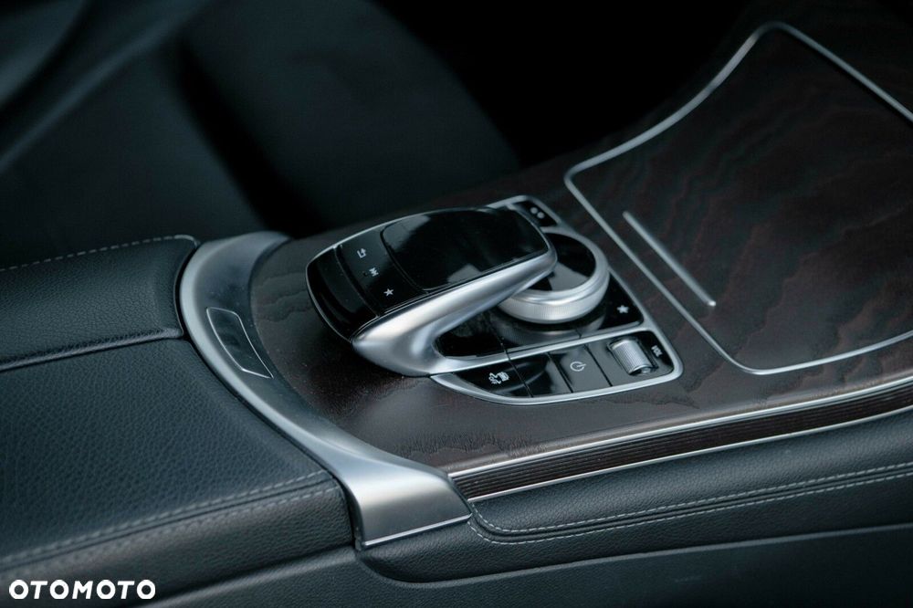 Mercedes-Benz GLC - 28