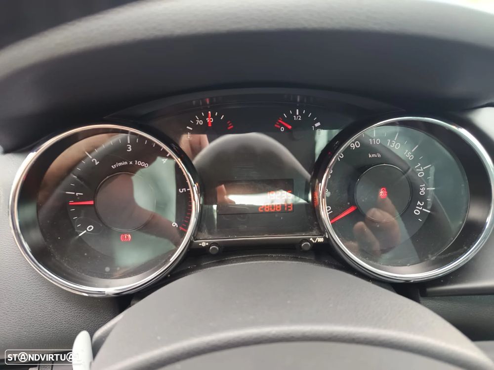 Peugeot 3008 1.6 HDi Premium JLL17 - 29