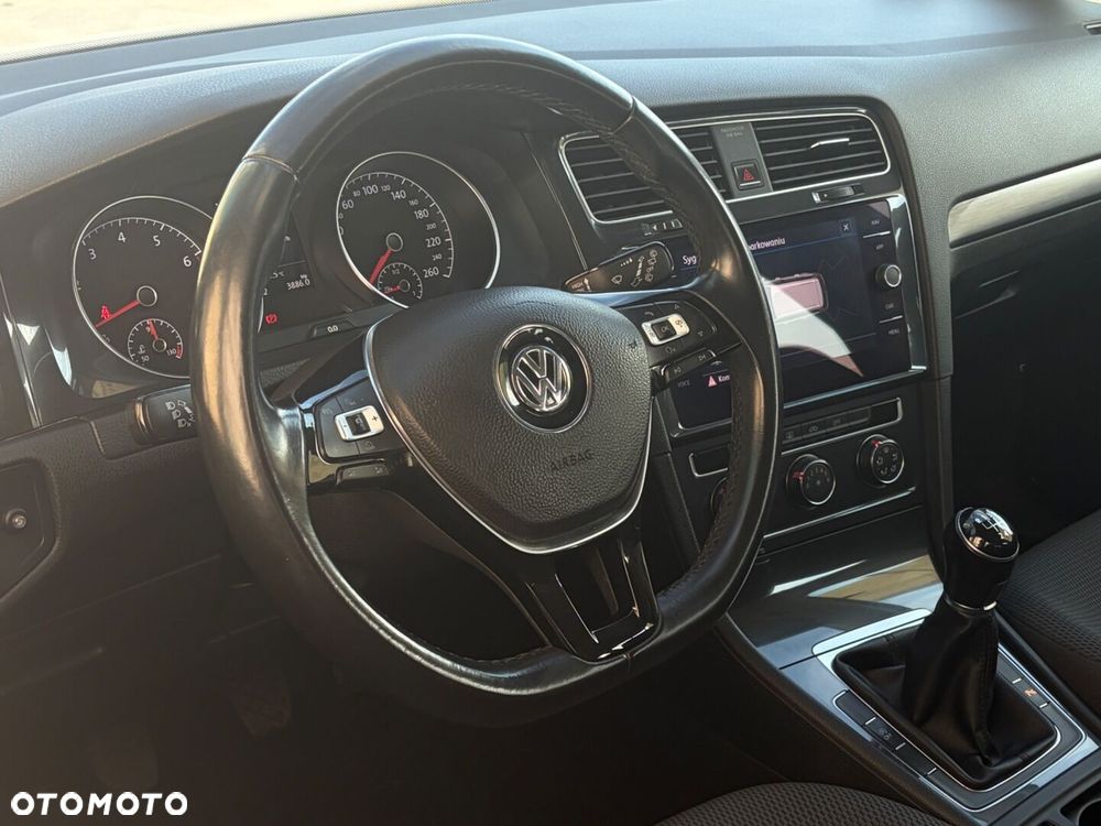 Volkswagen Golf - 13