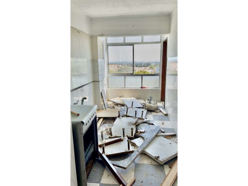 Apartamento T3 no Largo Alberto Mendes Fialho, 4 - Grande imagem: 5/8