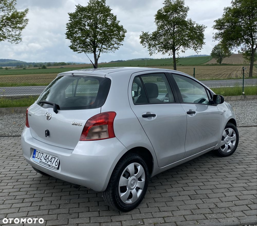 Toyota Yaris - 4