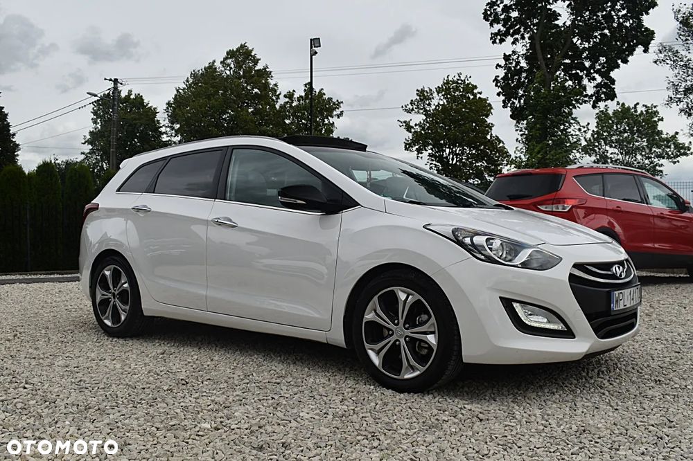 Hyundai i30 i30cw 1.6 CRDi Fifa World Cup Edition - 10