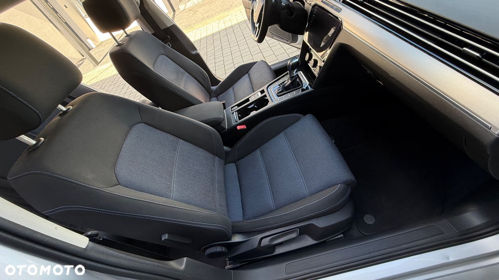 Volkswagen Passat - 28