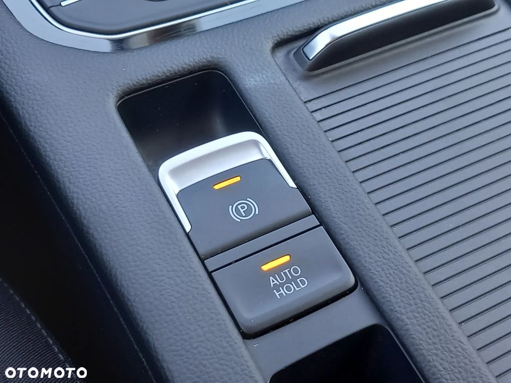 Volkswagen Passat 1.5 TSI EVO Business - 24