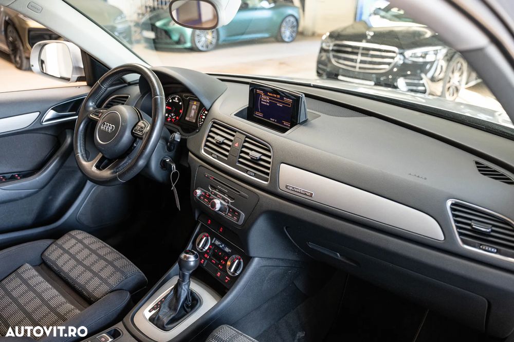 Audi Q3 2.0 TDI Quattro S tronic sport - 29