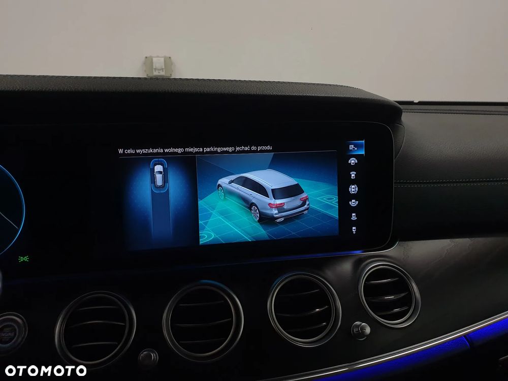 Mercedes-Benz Klasa E 300 de 4Matic 9G-TRONIC AMG Line - 24