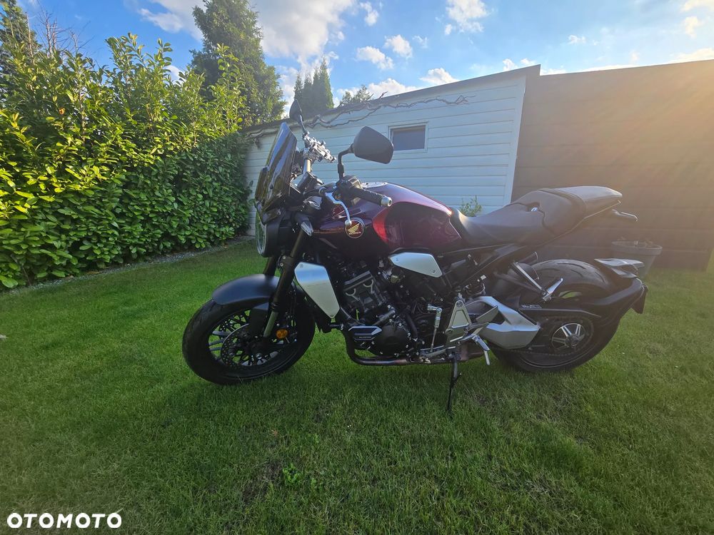 Honda CB - 1