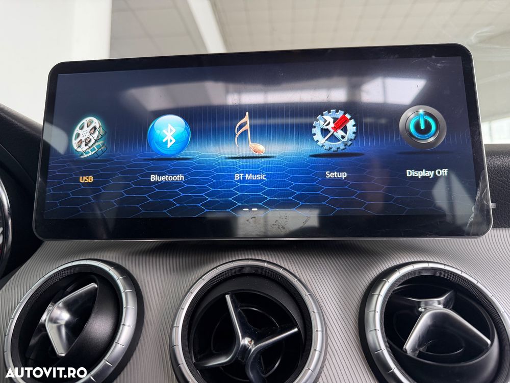 Mercedes-Benz CLA - 12