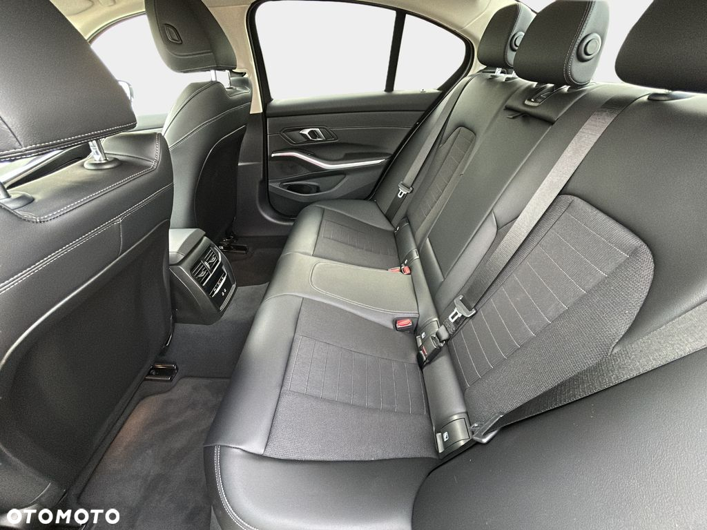 BMW Seria 3 - 11