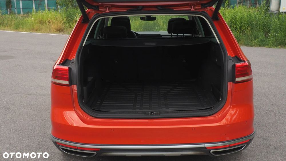 Volkswagen Passat - 30