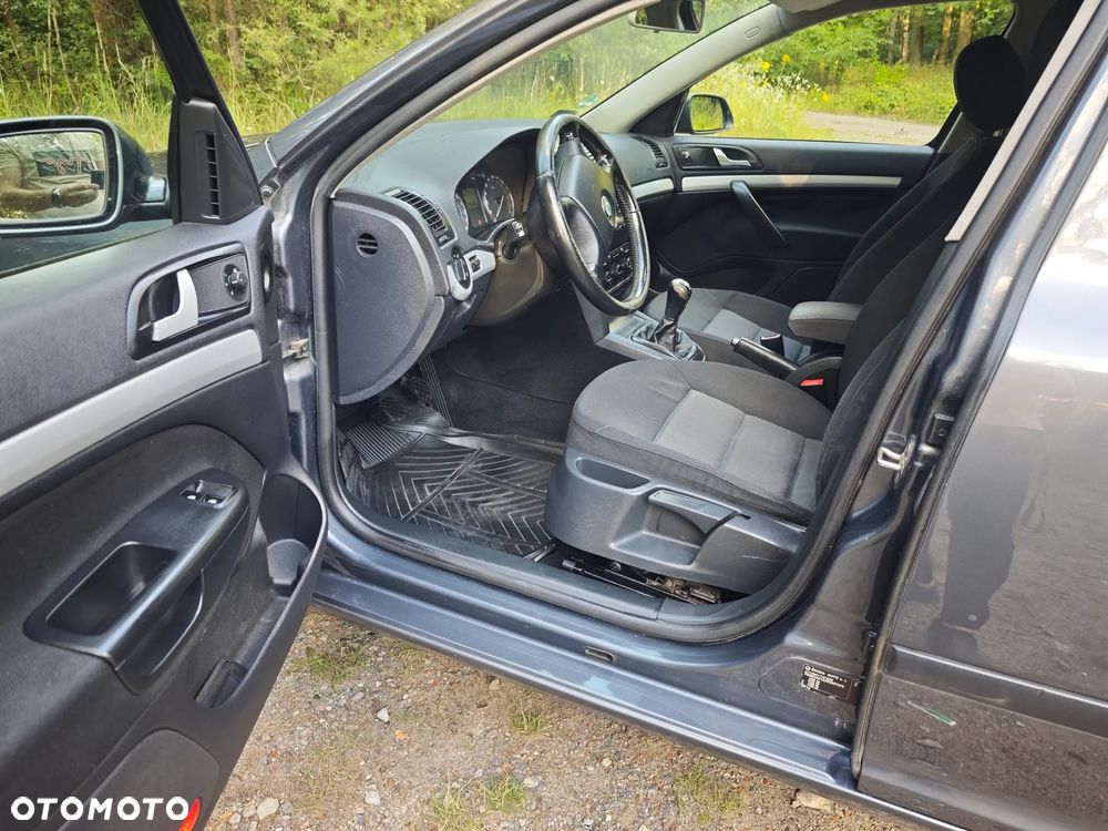 Skoda Octavia 1.6 Combi - 22