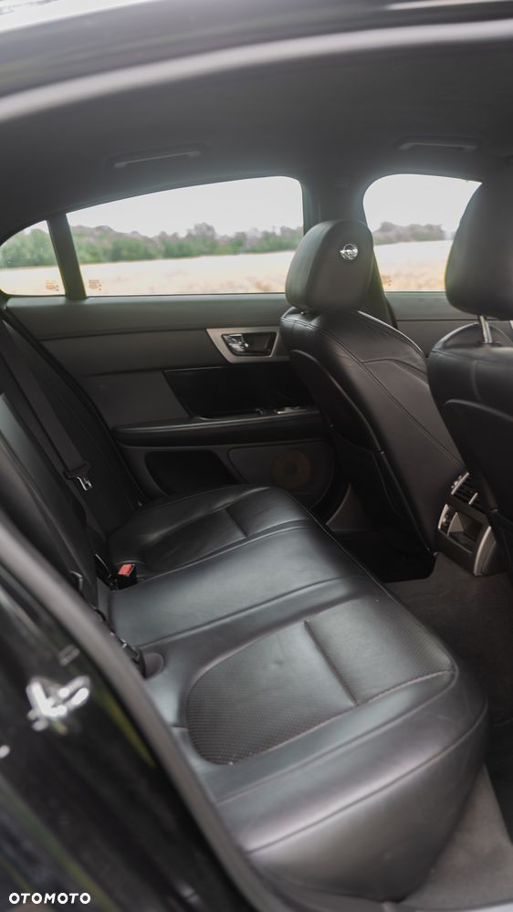 Jaguar XF 3.0 V6 D S Portfolio - 11