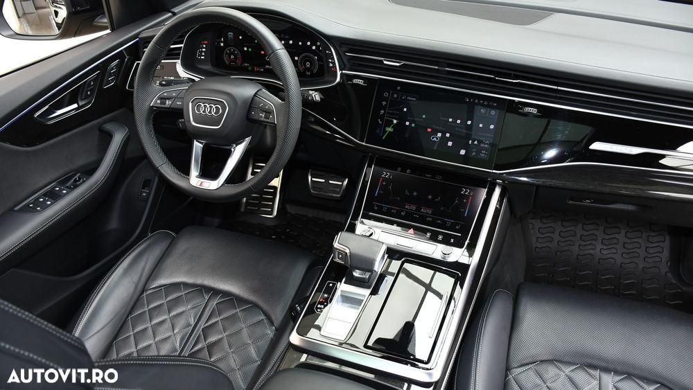 Audi Q8 - 8
