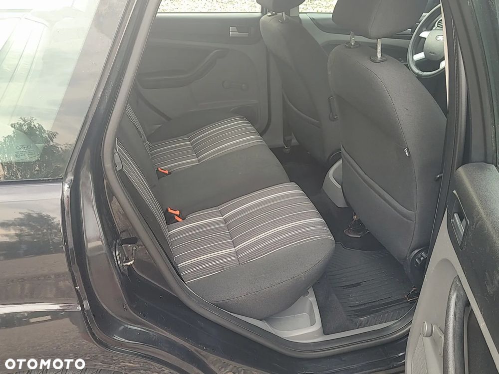 Ford Focus - 25