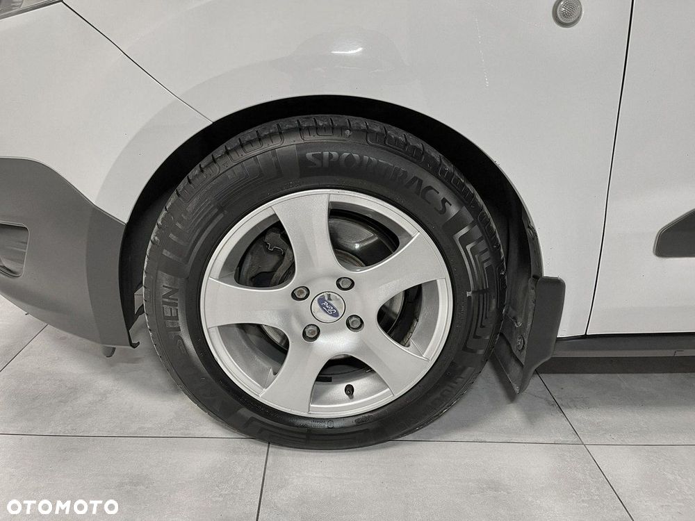 Ford Transit Courier - 8