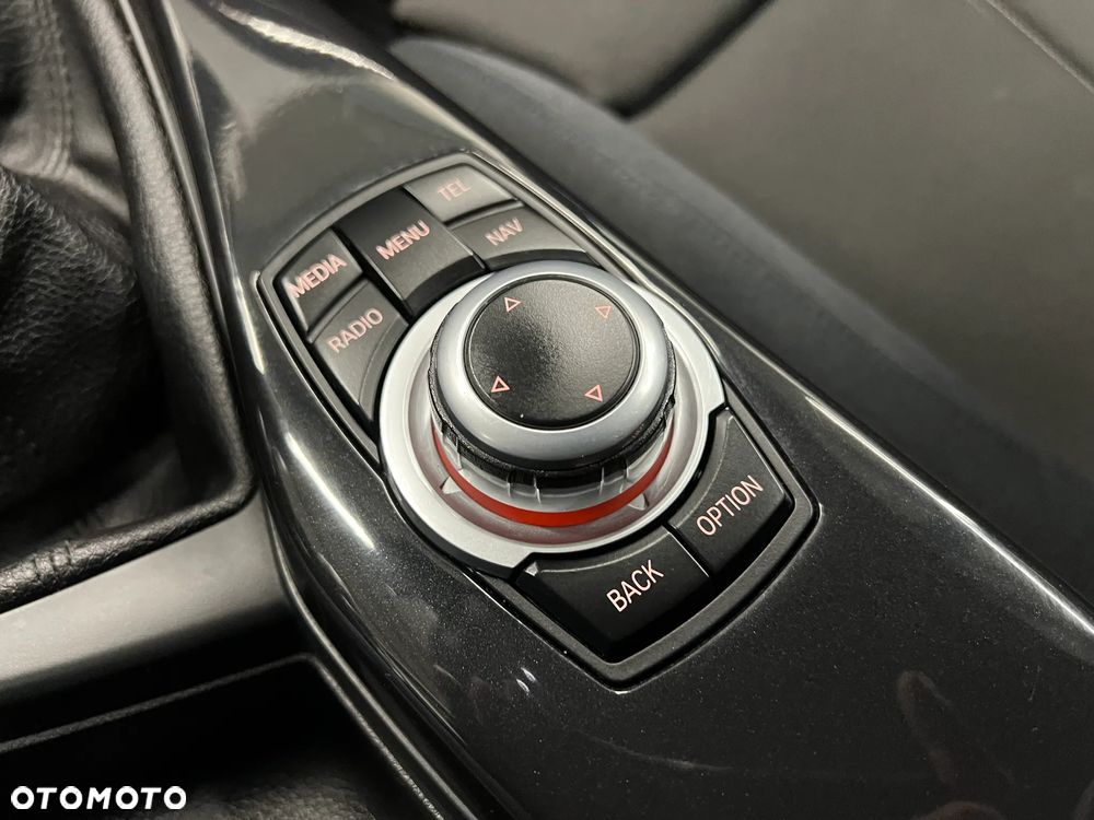 BMW Seria 1 118d DPF Edition Sport - 24