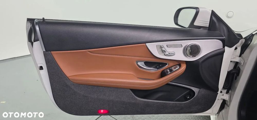 Mercedes-Benz Klasa C 220 d 4Matic 9G-TRONIC AMG Line Plus - 12