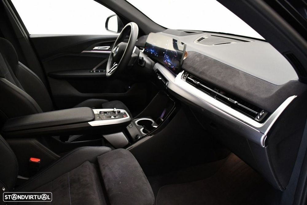BMW iX2 eDrive20 Pack Desportivo M Pro - 7