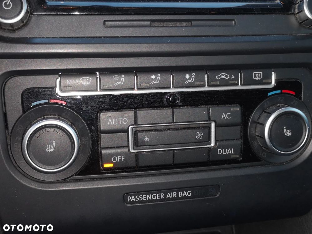 Volkswagen Golf 1.6 TDI DPF Highline - 11
