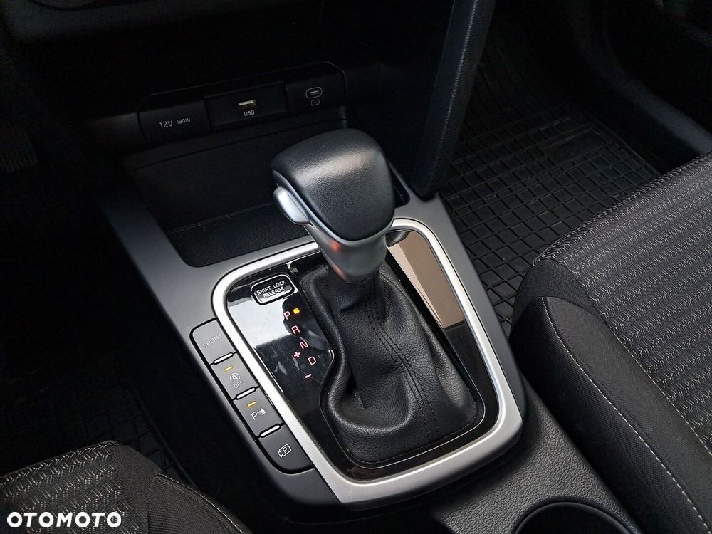 Kia XCeed 1.5 T-GDI M DCT - 24