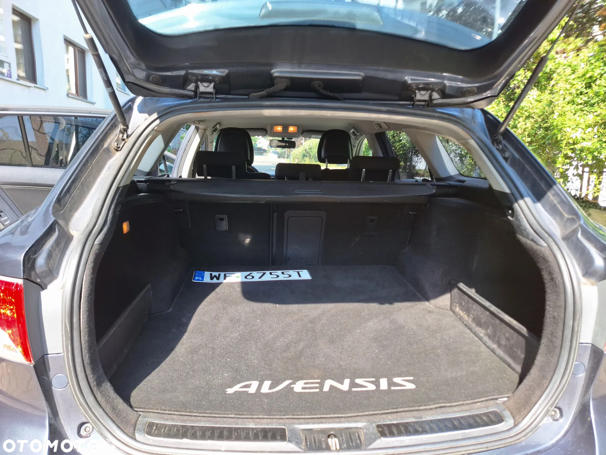 Toyota Avensis 2.0 D-4D - 12