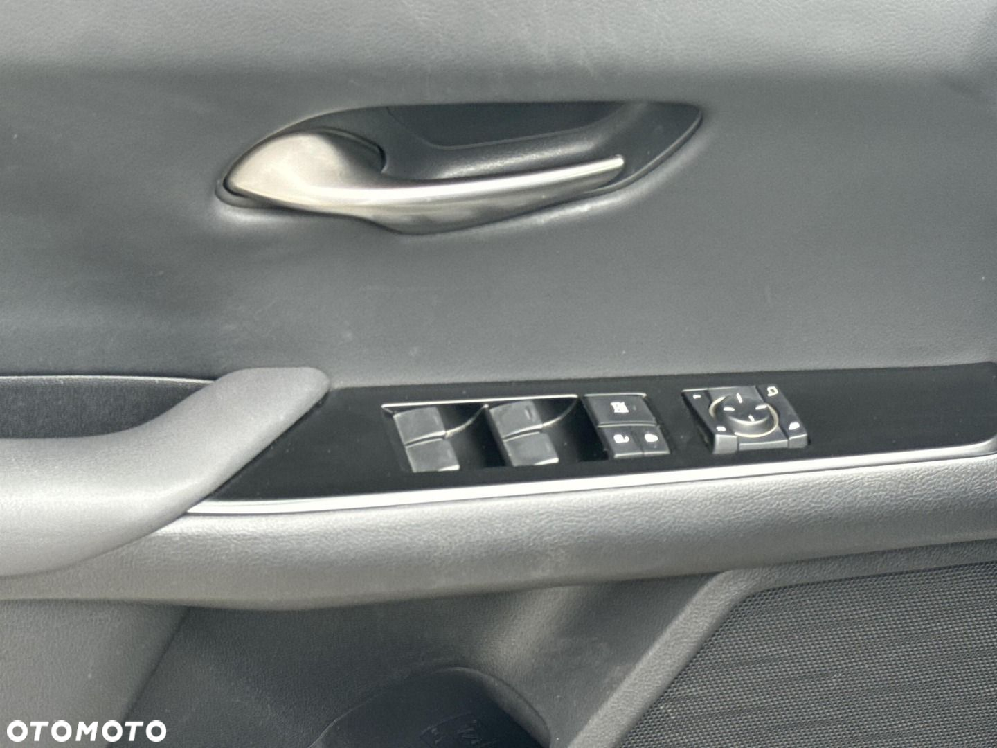 Lexus UX 200 GPF F Impression 2WD - 22